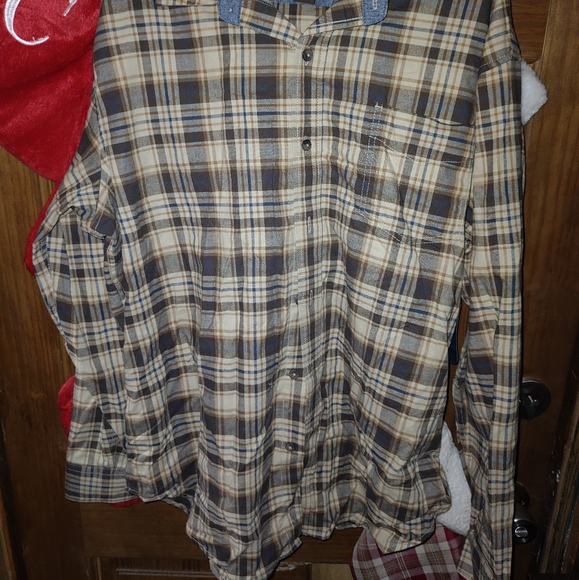 Man's shirt - Picture 2 of 5